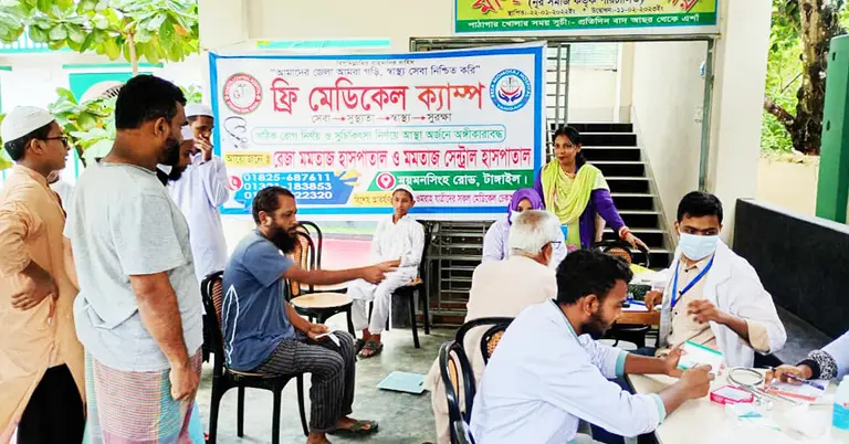 আদি টাঙ্গাইল যুব সমাজের উদ্যোগে ফ্রি মেডিকেল ক্যাম্প
